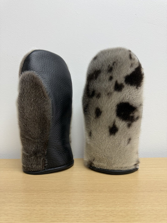 Short Cuff Seal Mitts